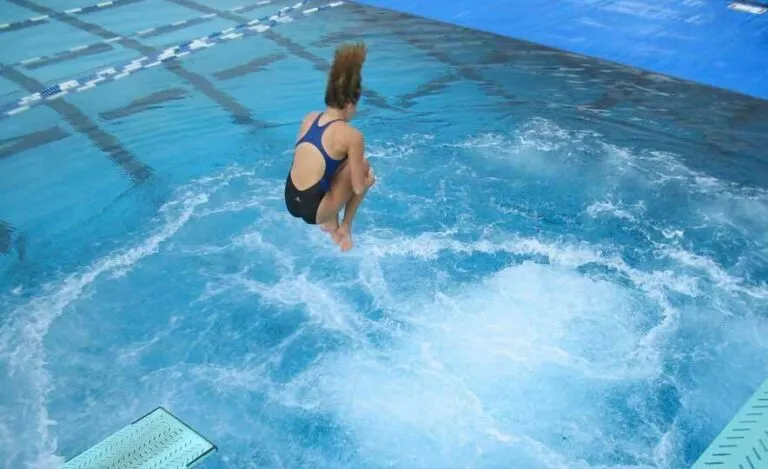 Барботаж в зоне приводнения: воздушная подушка в прыжковом бассейне