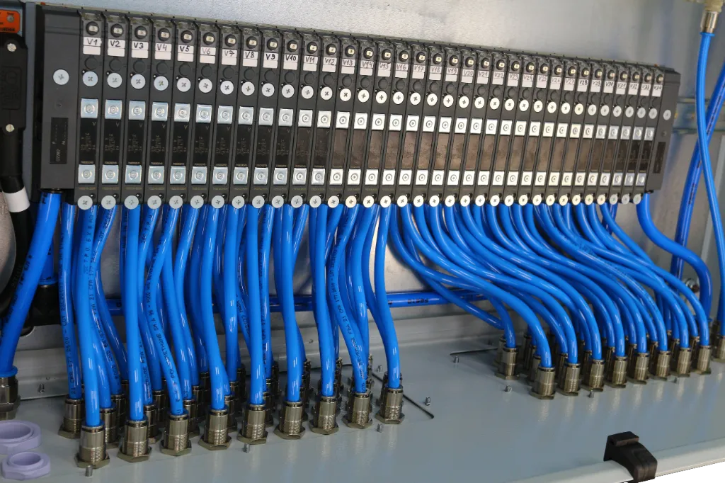 Пневмоостров в шкафу управления