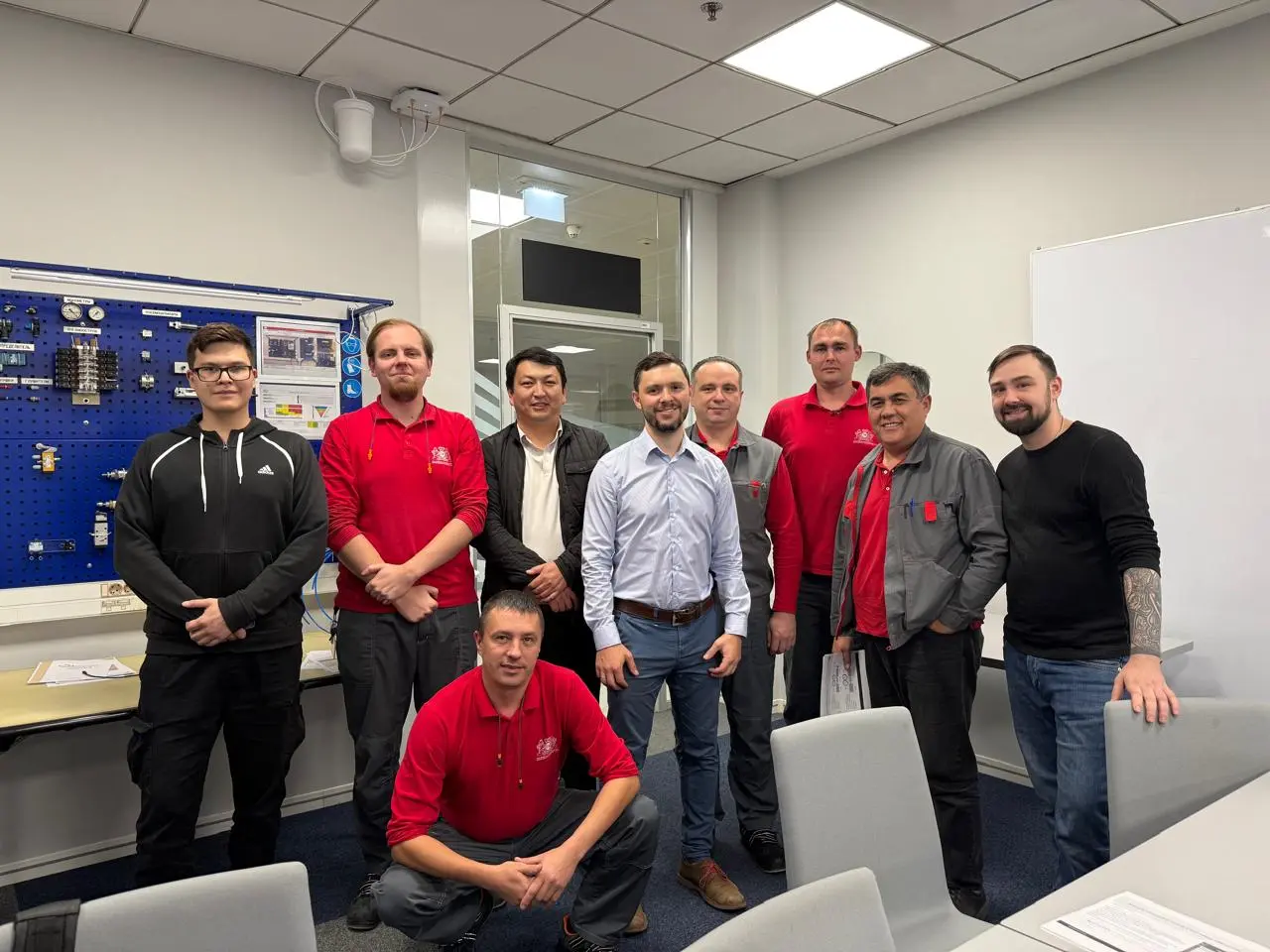 Обучение по пневматике — Би Энд Би Инжиниринг